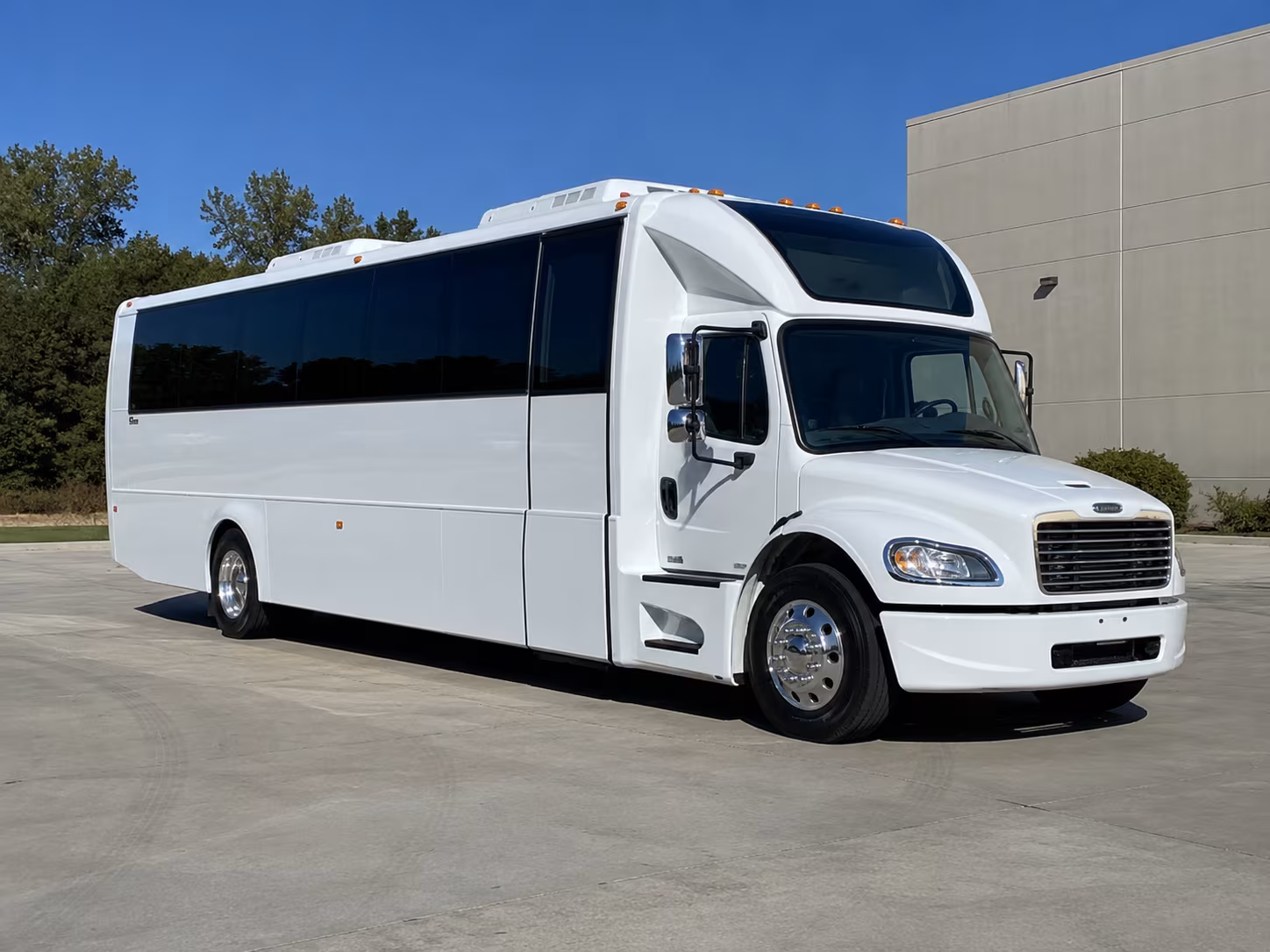 stockton 28 passenger party bus